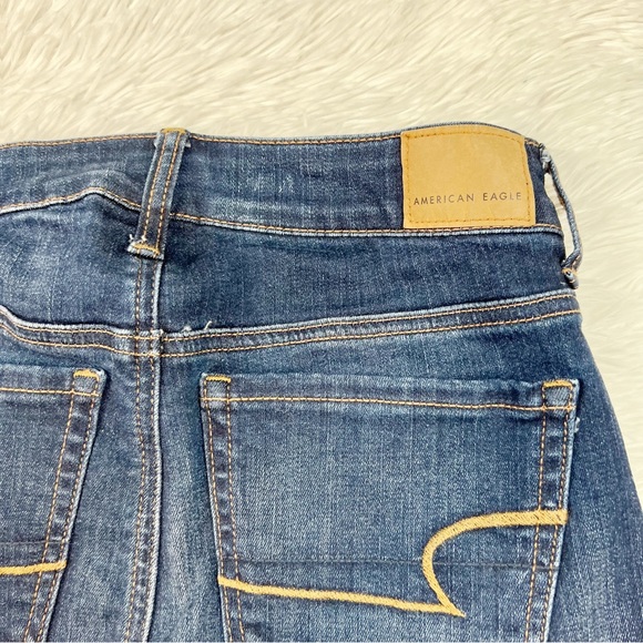 American Eagle next level stretch roll cuff denim shirt in blue - Picture 7 of 9